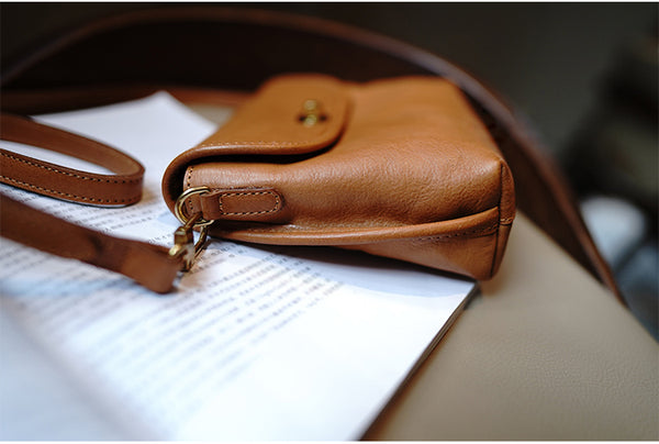 Taiwan Lee Kee Leather Goods Lee Kee original genuine leather handmade dumpling-shaped small square bag square bag M2902 first layer cowhide bag leather original handmade genuine leather leather goods