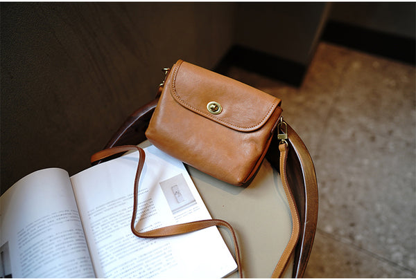 Taiwan Lee Kee Leather Goods Lee Kee original genuine leather handmade dumpling-shaped small square bag square bag M2902 first layer cowhide bag leather original handmade genuine leather leather goods
