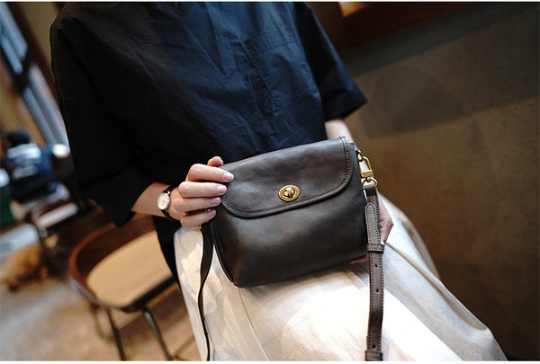 Taiwan Lee Kee Leather Goods Lee Kee original genuine leather handmade dumpling-shaped small square bag square bag M2902 first layer cowhide bag leather original handmade genuine leather leather goods