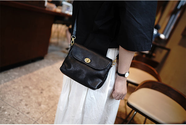 Taiwan Lee Kee Leather Goods Lee Kee original handmade genuine leather dumpling-shaped small square bag square bag M2902 first layer cowhide bag leather original handmade genuine leather leather goods