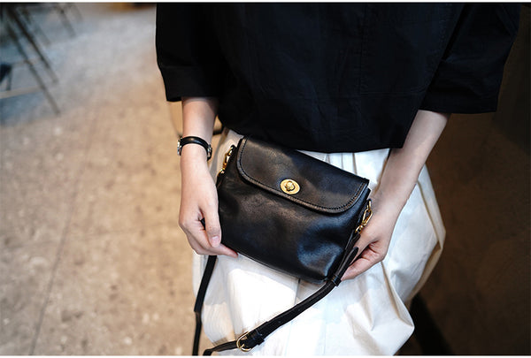 Taiwan Lee Kee Leather Goods Lee Kee original handmade genuine leather dumpling-shaped small square bag square bag M2902 first layer cowhide bag leather original handmade genuine leather leather goods