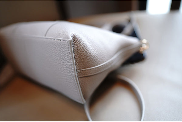 Taiwan Lee Kee Leather Goods Lee Kee original genuine leather handmade authentic cowhide dumplings genuine leather bag No. M1912 first layer cowhide bag leather original handmade genuine leather leather goods