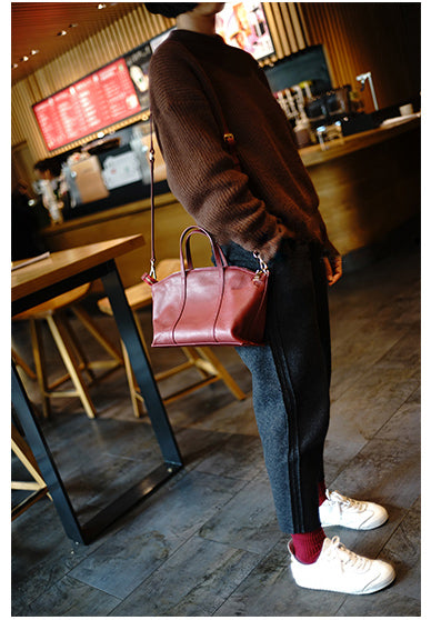 Taiwan Lee Kee Leather Goods Lee Kee original genuine leather handmade authentic cowhide dumplings genuine leather bag No. M1912 first layer cowhide bag leather original handmade genuine leather leather goods