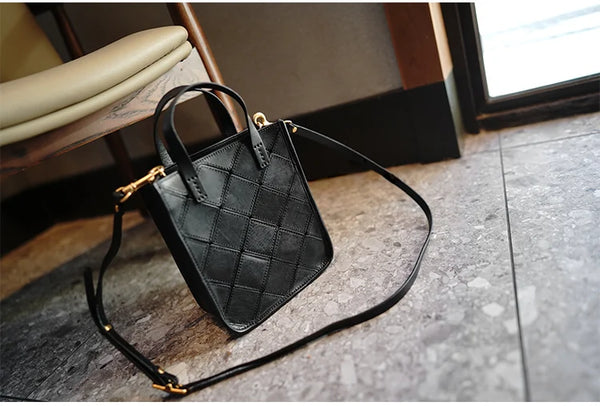 Taiwan Lee Kee Leather Goods Lee Kee original handmade leather geometric nasa square shoulder bag M5502 first layer cowhide bag leather original handmade leather leather goods