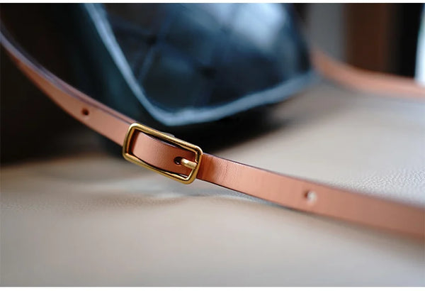 Taiwan Lee Kee Leather Goods Lee Kee Original handmade genuine leather Geometric なステッチ Shoulder oblique shoulder square bag No. M5502 First layer cowhide bag Leather Original handmade genuine leather Leather goods