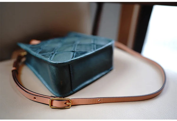 Taiwan Lee Kee Leather Goods Lee Kee Original handmade genuine leather Geometric なステッチ Shoulder oblique shoulder square bag No. M5502 First layer cowhide bag Leather Original handmade genuine leather Leather goods