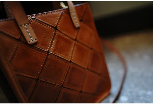 Taiwan Lee Kee Leather Goods Lee Kee original handmade leather geometric nasa square shoulder bag M5502 first layer cowhide bag leather original handmade leather leather goods