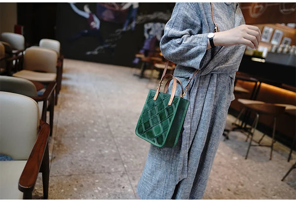 Taiwan Lee Kee Leather Goods Lee Kee original handmade leather geometric nasa square shoulder bag M5502 first layer cowhide bag leather original handmade leather leather goods