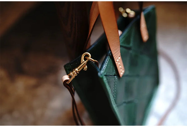 Taiwan Lee Kee Leather Goods Lee Kee original handmade leather geometric nasa square shoulder bag M5502 first layer cowhide bag leather original handmade leather leather goods