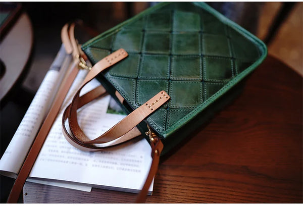 Taiwan Lee Kee Leather Goods Lee Kee original handmade leather geometric nasa square shoulder bag M5502 first layer cowhide bag leather original handmade leather leather goods