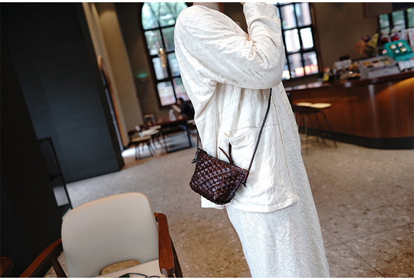 Taiwan Lee Kee Leather Goods Lee Kee original genuine leather handmade tree paste cow leather literary retro handwoven り shoulder bag M2015 first layer cowhide bag leather original handmade genuine leather leather goods