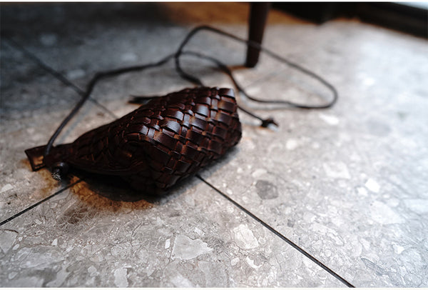 Taiwan Lee Kee Leather Goods Lee Kee original genuine leather handmade tree paste cow leather literary retro handwoven り shoulder bag M2015 first layer cowhide bag leather original handmade genuine leather leather goods