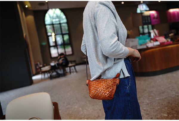 Taiwan Lee Kee Leather Goods Lee Kee original genuine leather handmade tree paste cow leather literary retro handwoven り shoulder bag M2015 first layer cowhide bag leather original handmade genuine leather leather goods