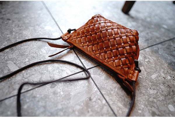 Taiwan Lee Kee Leather Goods Lee Kee original genuine leather handmade tree paste cow leather literary retro handwoven り shoulder bag M2015 first layer cowhide bag leather original handmade genuine leather leather goods