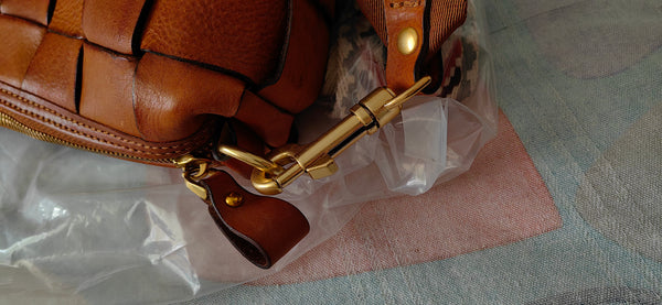 Taiwan Lee Kee Leather Goods Lee Kee original handmade leather weaving style vegetable tanned cow leather niche retro high-end baguette bag No. M106 first layer cowhide bag leather original handmade leather leather goods