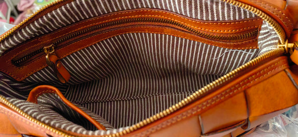 Taiwan Lee Kee Leather Goods Lee Kee original handmade leather weaving style vegetable tanned cow leather niche retro high-end baguette bag No. M106 first layer cowhide bag leather original handmade leather leather goods