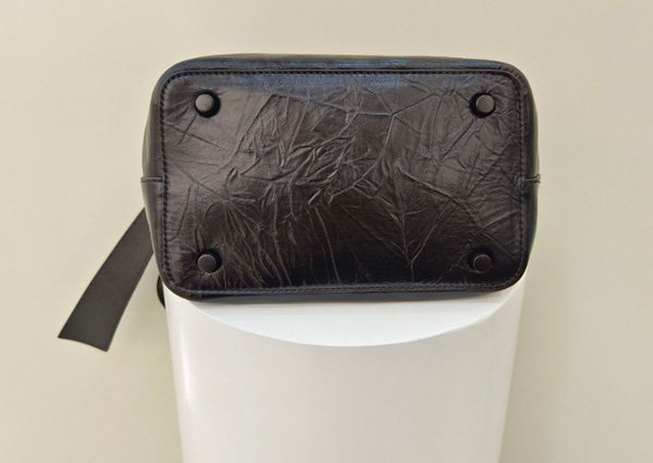 台灣李記皮具 李記 原創真皮手工 高級感 手抓紋 三角設計の手提包1182號原創手工真皮 皮件