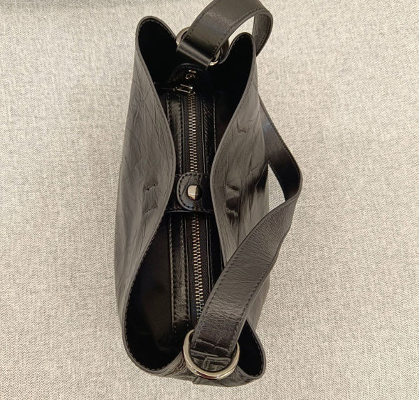 台灣李記皮具 李記 原創真皮手工 高級感 手抓紋 三角設計の手提包1182號原創手工真皮 皮件