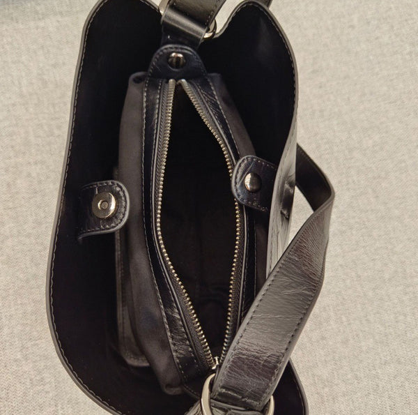 台灣李記皮具 李記 原創真皮手工 高級感 手抓紋 三角設計の手提包1182號原創手工真皮 皮件