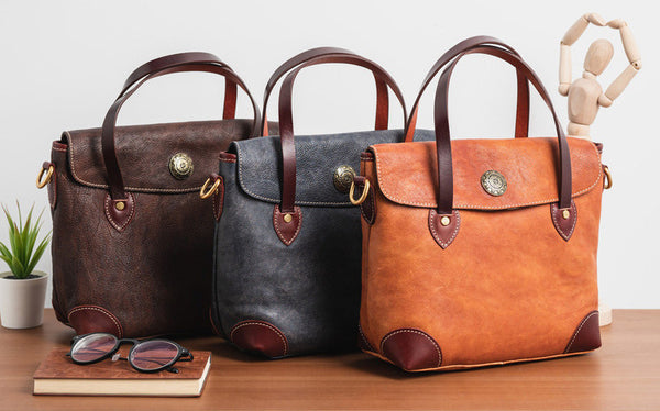 Taiwan Lee Kee Leather Goods Lee Kee original handmade leather high quality hand rubbed vegetable tanned leather crossbody bag No. 17802 original handmade leather goods