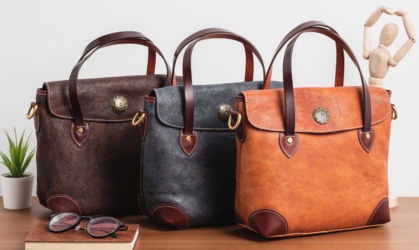 Taiwan Lee Kee Leather Goods Lee Kee original handmade leather high quality hand rubbed vegetable tanned leather crossbody bag No. 17802 original handmade leather goods