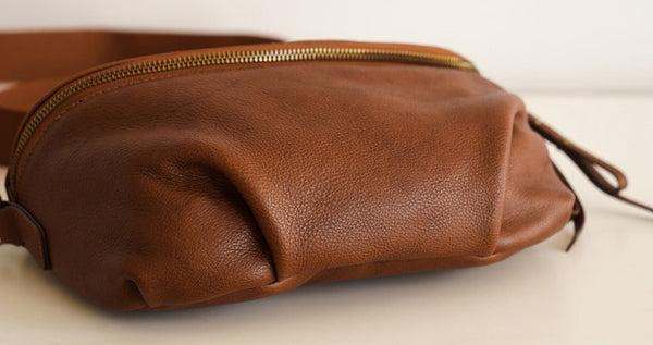 台灣李記皮具 李記 原創真皮手工 褶皺 簡約 大容量 馬鞍包21112號原創手工真皮 皮件