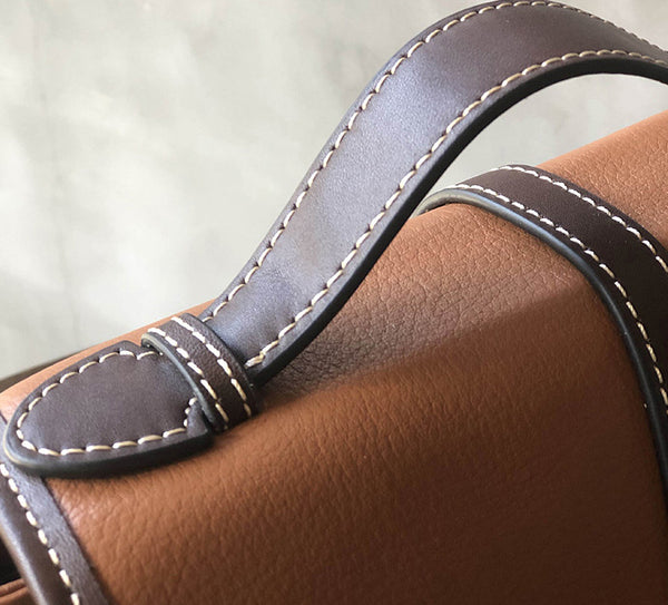 Taiwan Lee Kee Leather Goods Lee Kee original handmade genuine leather unique and simple top layer leather portable messenger bag No. 22004 original handmade genuine leather leather goods