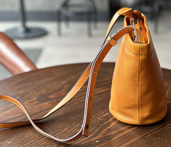 台灣李記皮具 李記 原創真皮手工                            韓版ハ精緻簡約で迷你水桶包23015號原創手工真皮 皮件