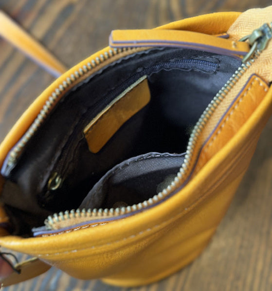 台灣李記皮具 李記 原創真皮手工                            韓版ハ精緻簡約で迷你水桶包23015號原創手工真皮 皮件