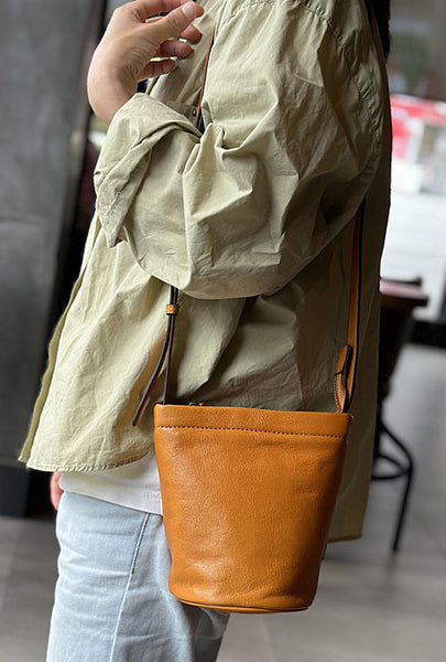 台灣李記皮具 李記 原創真皮手工 韓版ハ精緻簡約で迷你水桶包23015號原創手工真皮 皮件