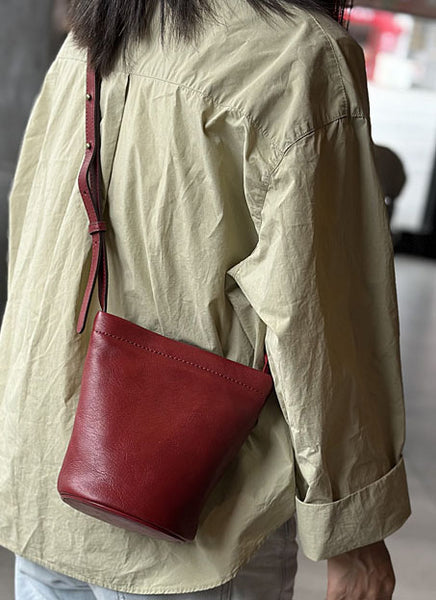 台灣李記皮具 李記 原創真皮手工                            韓版ハ精緻簡約で迷你水桶包23015號原創手工真皮 皮件