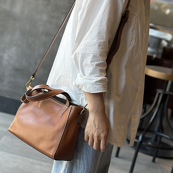 Taiwan Lee Kee Leather Goods Lee Kee Original Handmade ของแท้หนัง Vintage Soft Cowhide Simple Side กระเป๋าเป้สะพายหลัง หมายเลข 23017 Original Handmade หนังแท้ สินค้าเครื่องหนัง