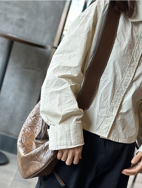 台灣李記皮具 李記 原創真皮手工 秋冬の餃子バッグ本革手抓紋胸包23028號原創手工真皮 皮件