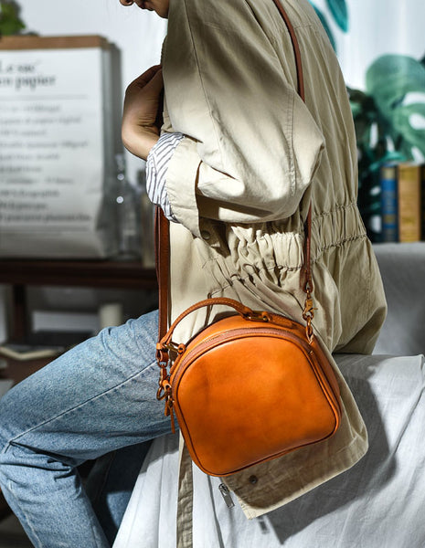 Taiwan Lee Kee Leather Goods Lee Kee Original Handmade Leather Japanese Line Smooth Retro Eyes Small Round Bag No. 316 Original Handmade Leather Goods