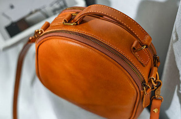 Taiwan Lee Kee Leather Goods Lee Kee Original Handmade Leather Japanese Line Smooth Retro Eyes Small Round Bag No. 316 Original Handmade Leather Goods