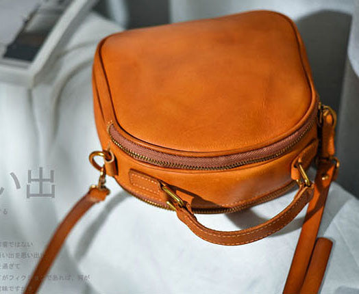 Taiwan Lee Kee Leather Goods Lee Kee Original Handmade Leather Japanese Line Smooth Retro Eyes Small Round Bag No. 316 Original Handmade Leather Goods