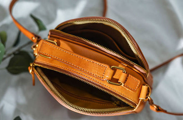 Taiwan Lee Kee Leather Goods Lee Kee Original Handmade Leather Japanese Line Smooth Retro Eyes Small Round Bag No. 316 Original Handmade Leather Goods