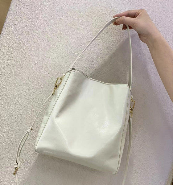 台灣李記皮具 李記 原創真皮手工 輕奢 油蠟皮 高級感の水桶包5226號原創手工真皮 皮件