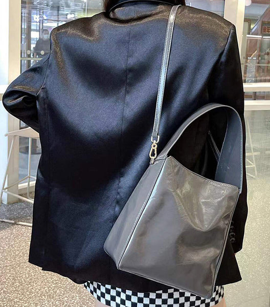 Taiwan Lee Kee Leather Goods Lee Kee original handmade genuine leather light luxury oil wax leather high-end bucket bag No. 5226 original handmade genuine leather leather goods