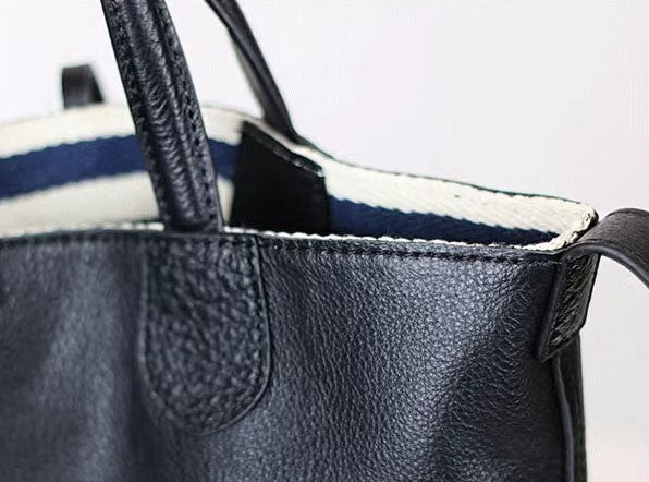 Taiwan Lee Kee Leather Goods Lee Kee original handmade genuine leather dual-purpose soft cowhide canvas tote bag full of design sense No. 80391 original handmade genuine leather leather goods