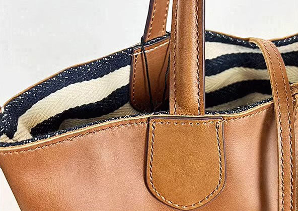 Taiwan Lee Kee Leather Goods Lee Kee original handmade genuine leather dual-purpose soft cowhide canvas tote bag full of design sense No. 80391 original handmade genuine leather leather goods