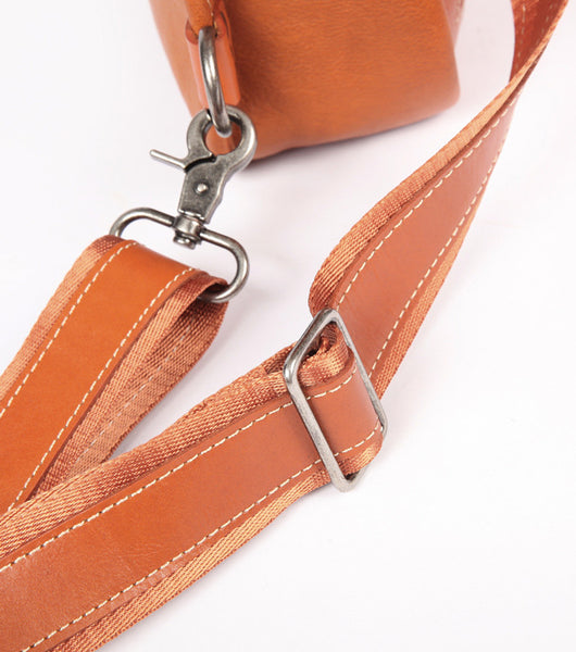 台灣李記皮具 李記 原創真皮手工 解放雙手 街頭 植鞣皮 隨身胸包R6281號原創手工真皮 皮件