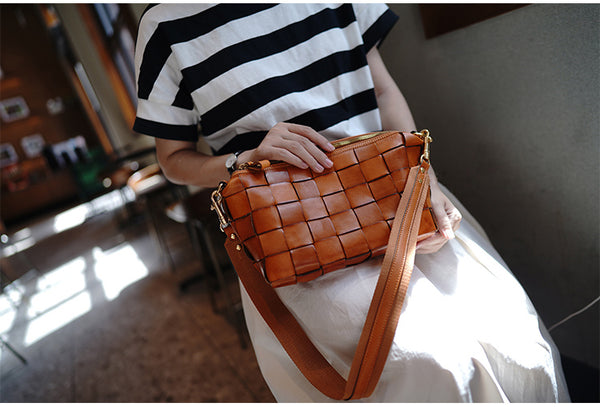 Taiwan Lee Kee Leather Goods Lee Kee original genuine leather handmade weaving style vegetable tanned cow leather niche retro high-end armpit bag No. M106 first layer cowhide leather bag leather original handmade genuine leather leather goods