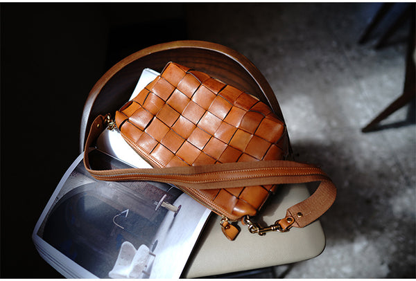 Taiwan Lee Kee Leather Goods Lee Kee original genuine leather handmade weaving style vegetable tanned cow leather niche retro high-end armpit bag No. M106 first layer cowhide leather bag leather original handmade genuine leather leather goods