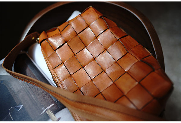 Taiwan Lee Kee Leather Goods Lee Kee original genuine leather handmade weaving style vegetable tanned cow leather niche retro high-end armpit bag No. M106 first layer cowhide leather bag leather original handmade genuine leather leather goods