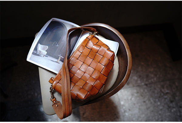 Taiwan Lee Kee Leather Goods Lee Kee original genuine leather handmade weaving style vegetable tanned cow leather niche retro high-end armpit bag No. M106 first layer cowhide leather bag leather original handmade genuine leather leather goods