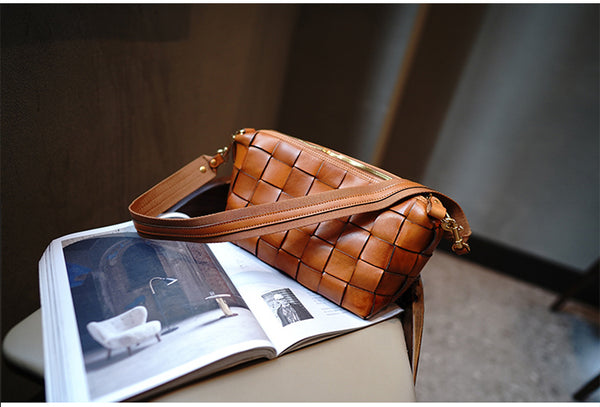 Taiwan Lee Kee Leather Goods Lee Kee original genuine leather handmade weaving style vegetable tanned cow leather niche retro high-end armpit bag No. M106 first layer cowhide leather bag leather original handmade genuine leather leather goods