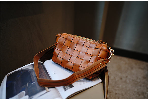 Taiwan Lee Kee Leather Goods Lee Kee original genuine leather handmade weaving style vegetable tanned cow leather niche retro high-end armpit bag No. M106 first layer cowhide leather bag leather original handmade genuine leather leather goods