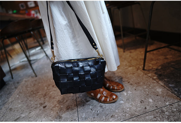 Taiwan Lee Kee Leather Goods Lee Kee original genuine leather handmade weaving style vegetable tanned cow leather niche retro high-end armpit bag No. M106 first layer cowhide leather bag leather original handmade genuine leather leather goods