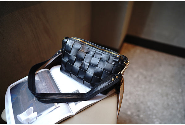 Taiwan Lee Kee Leather Goods Lee Kee original genuine leather handmade weaving style vegetable tanned cow leather niche retro high-end armpit bag No. M106 first layer cowhide leather bag leather original handmade genuine leather leather goods